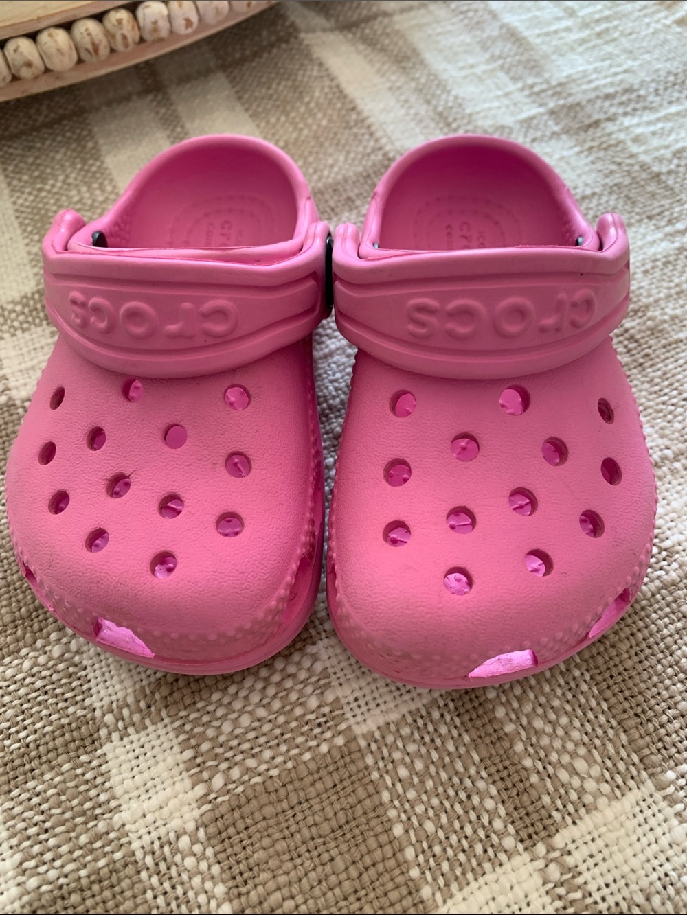 CROCS Kids Classic Clog in Bright Pink